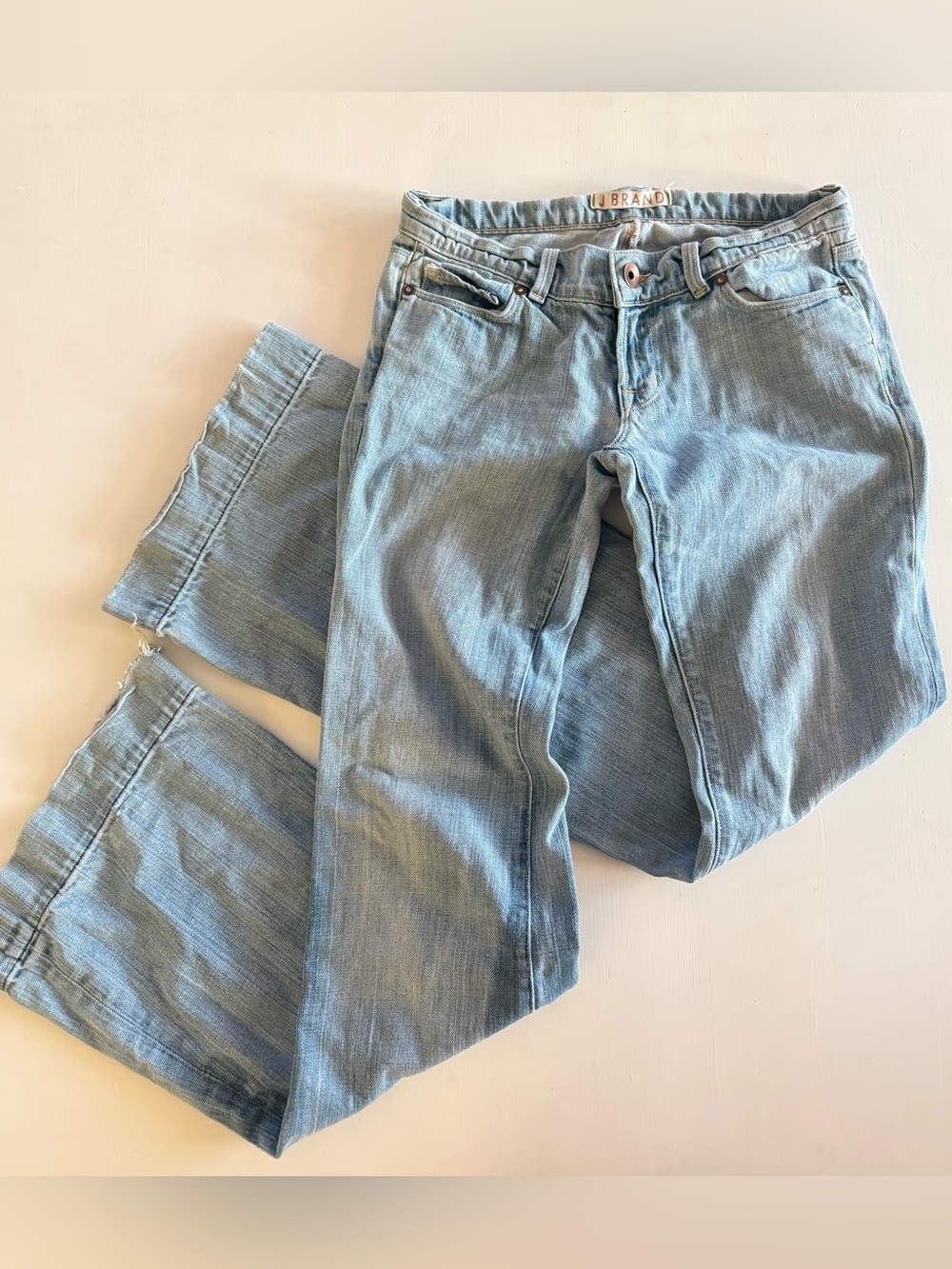 J Brand wide flare bottom Women’s Jeans Size 26